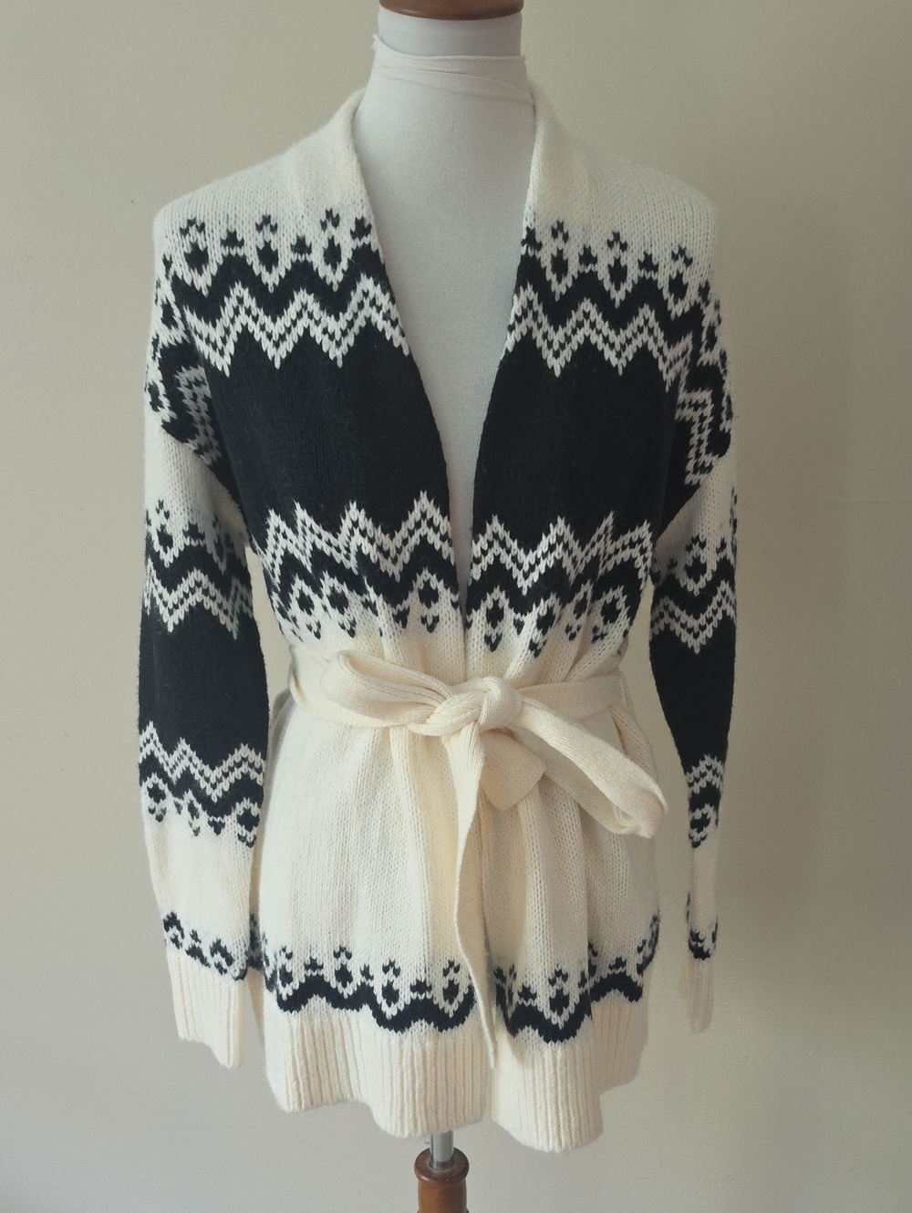 Ann  Taylor White  and Black Patterned Belted Cardigan Sweater